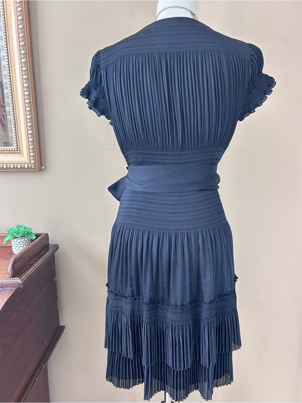 Diane von Furstenberg Pamelot Wrap Dress Black Pleated Satin Short Sleeve Size 6 - Picture 6 of 12
